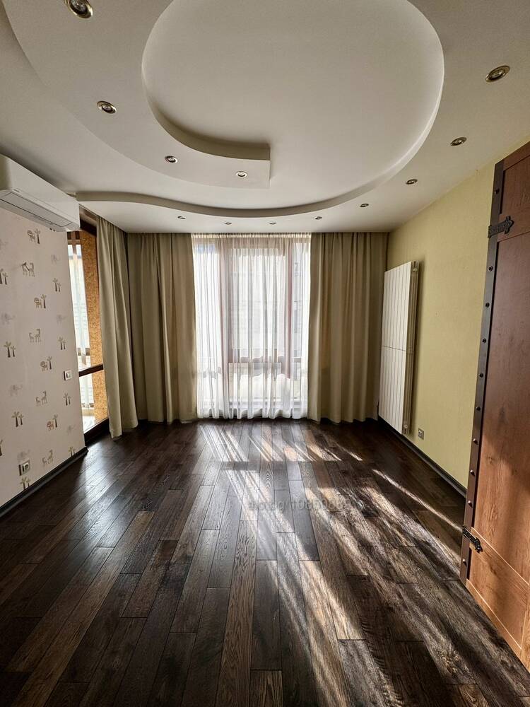 Foto 6 von 12 — Прекрасен многостаен апартамент в София