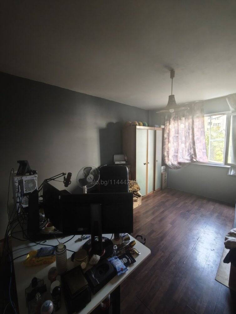 Foto 4 von 12 — Просторен 3-стаен апартамент 109 кв.м - Връбница 1 - до метро Бели Дунав