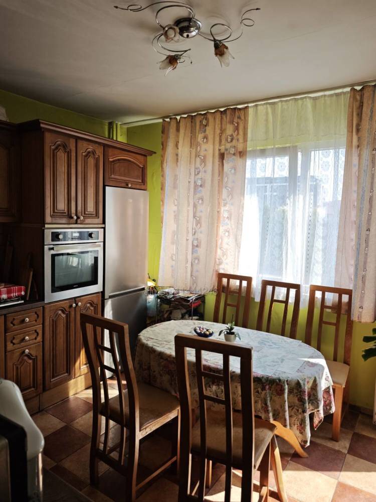 Foto 1 von 12 — Просторен 3-стаен апартамент 109 кв.м - Връбница 1 - до метро Бели Дунав