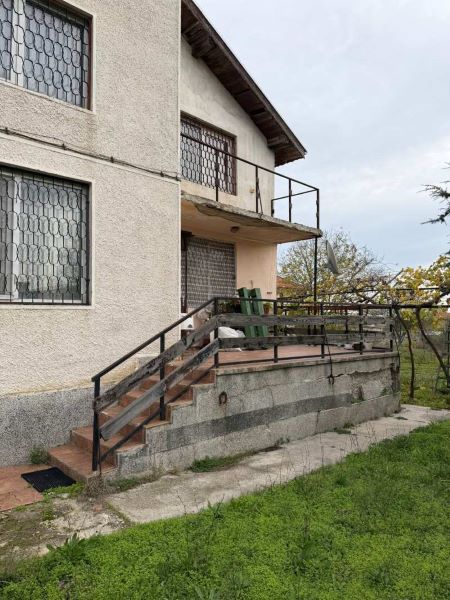 Foto 1 von 6 — Парцел с къща