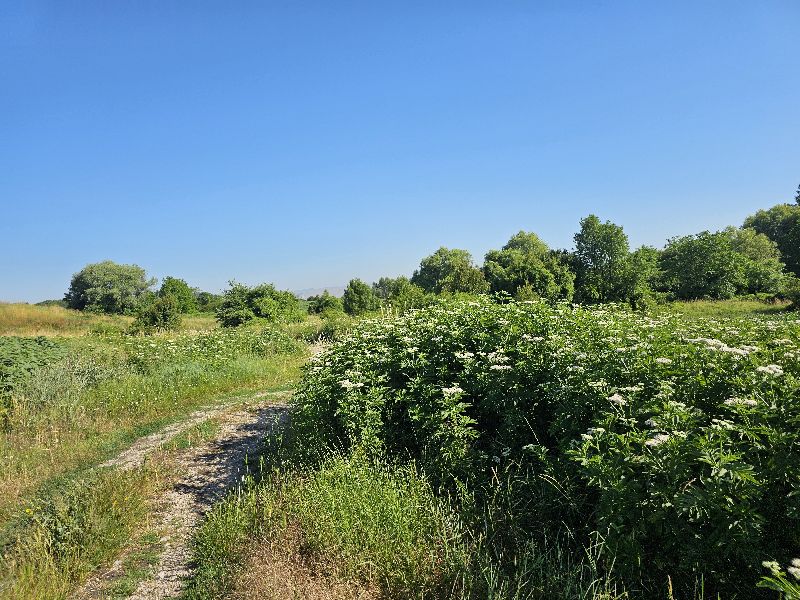 Foto 1 von 3 — Парцел