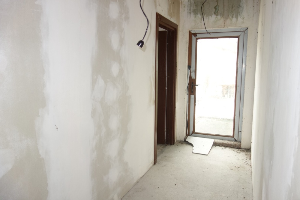 Foto 12 von 13 — Търговски имот