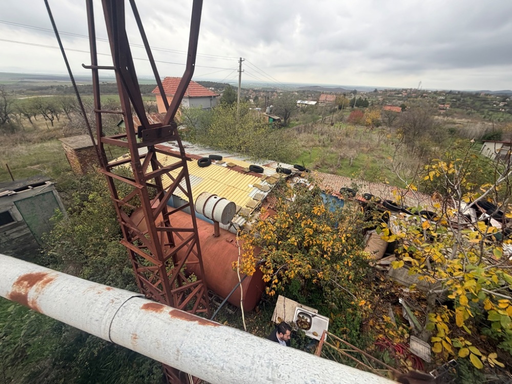 Foto 2 von 5 — Парцел с къща