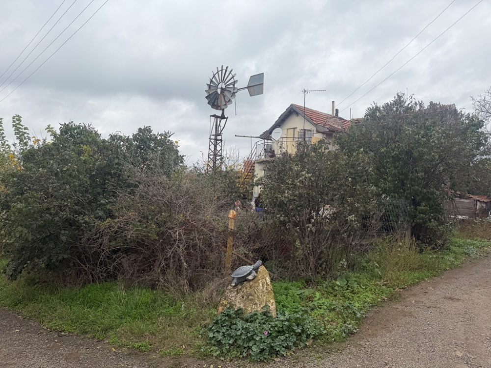 Foto 1 von 5 — Парцел с къща