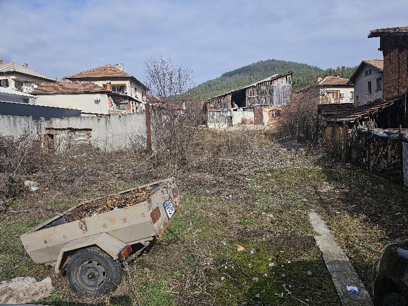 Foto 2 von 3 — Парцел