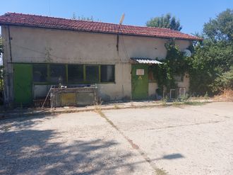 Foto 1 von 13 — Търговски имот