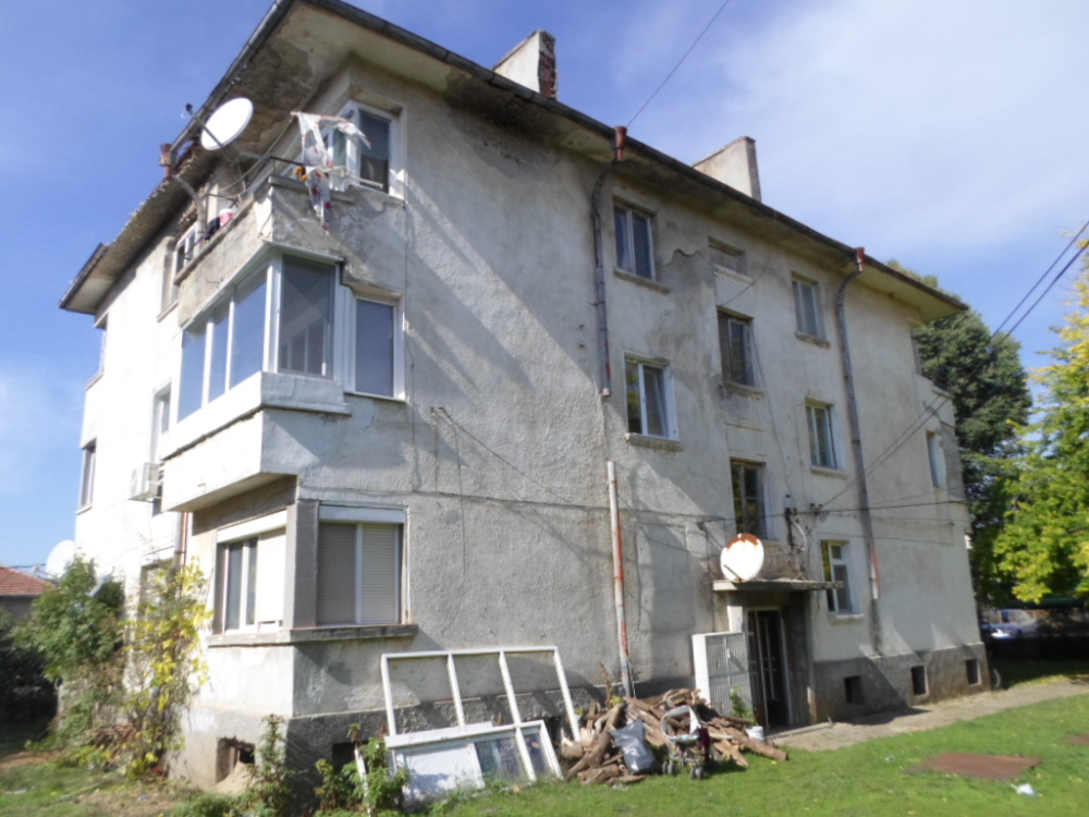 Foto 11 von 13 — Парцел с къща