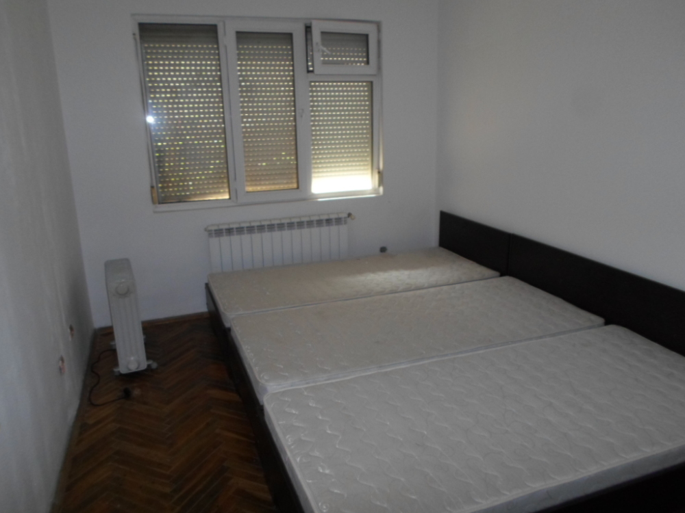 Foto 5 von 13 — Парцел с къща
