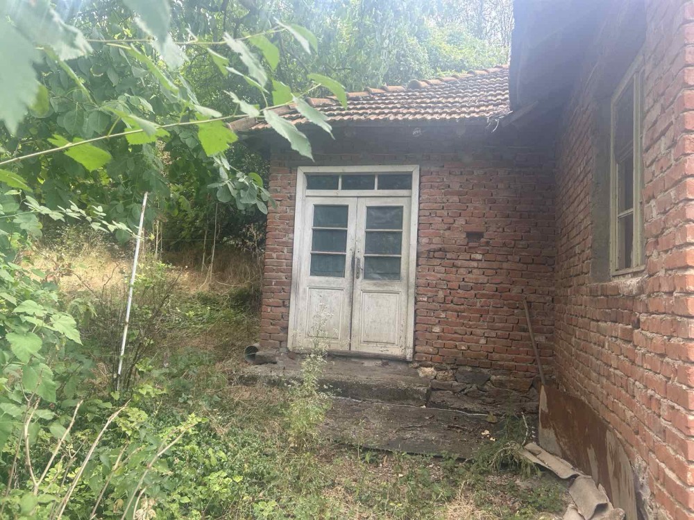 Foto 3 von 5 — Парцел с къща