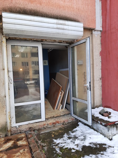 Foto 3 von 8 — Търговски имот