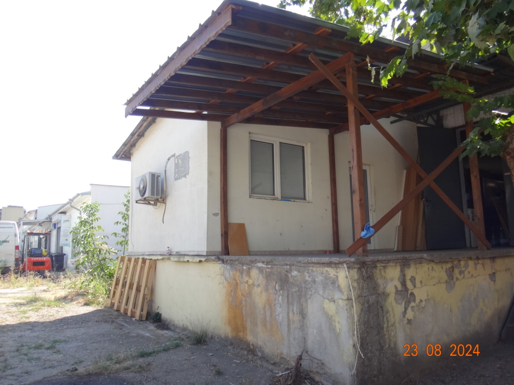 Foto 5 von 6 — Търговски имот