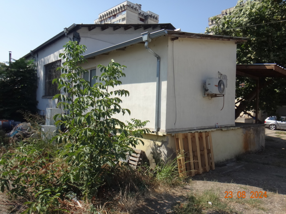Foto 6 von 6 — Търговски имот