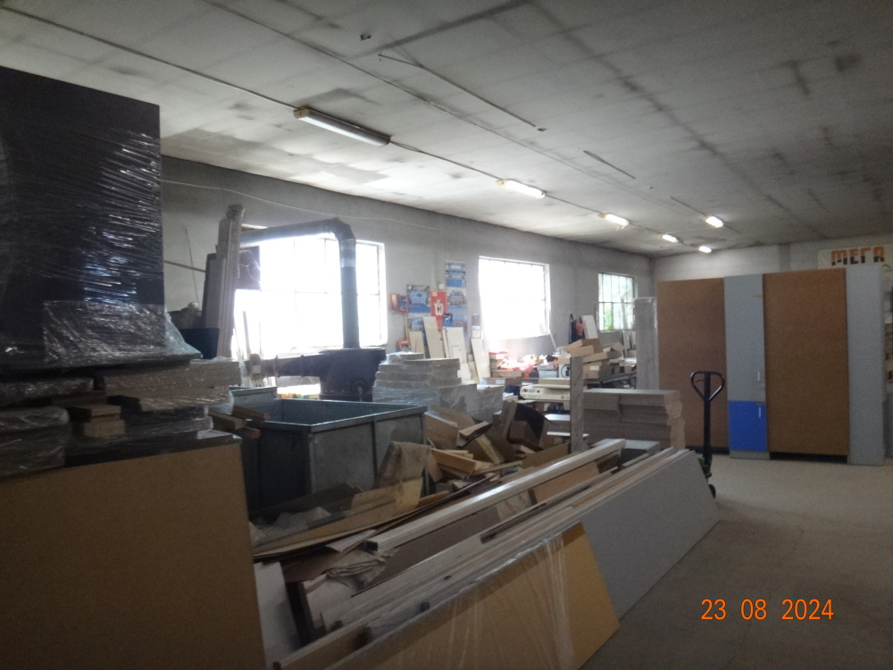 Foto 3 von 6 — Търговски имот