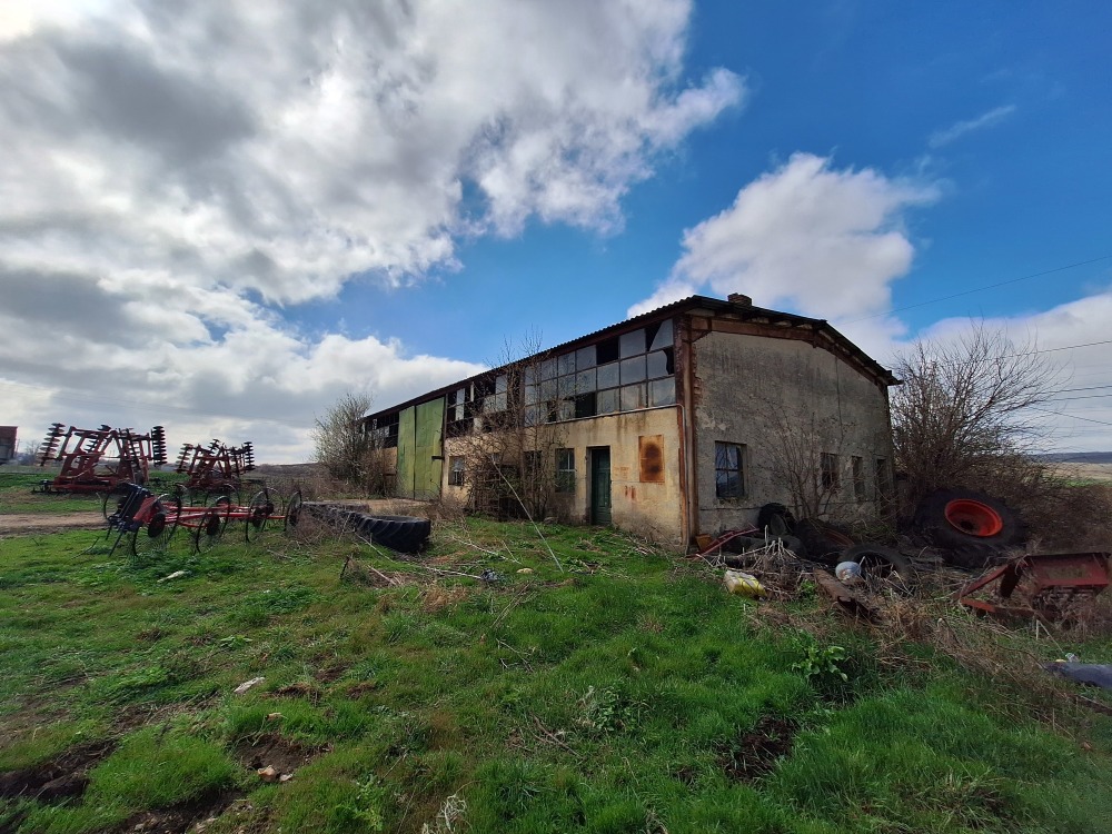Foto 2 von 2 — Парцел
