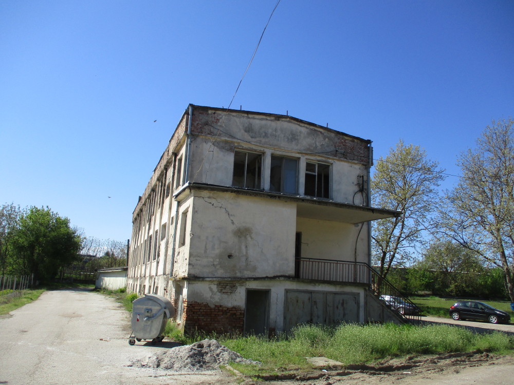 Foto 3 von 6 — Производствен имот