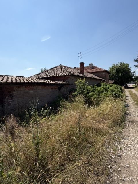 Foto 4 von 7 — Парцел с къща