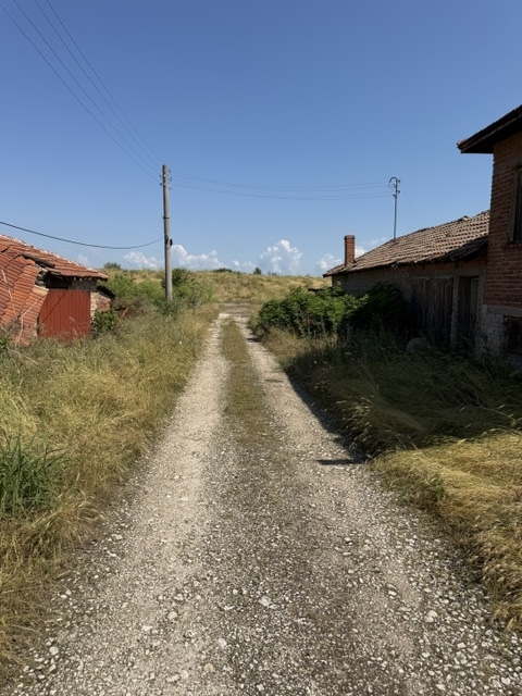 Foto 6 von 7 — Парцел с къща