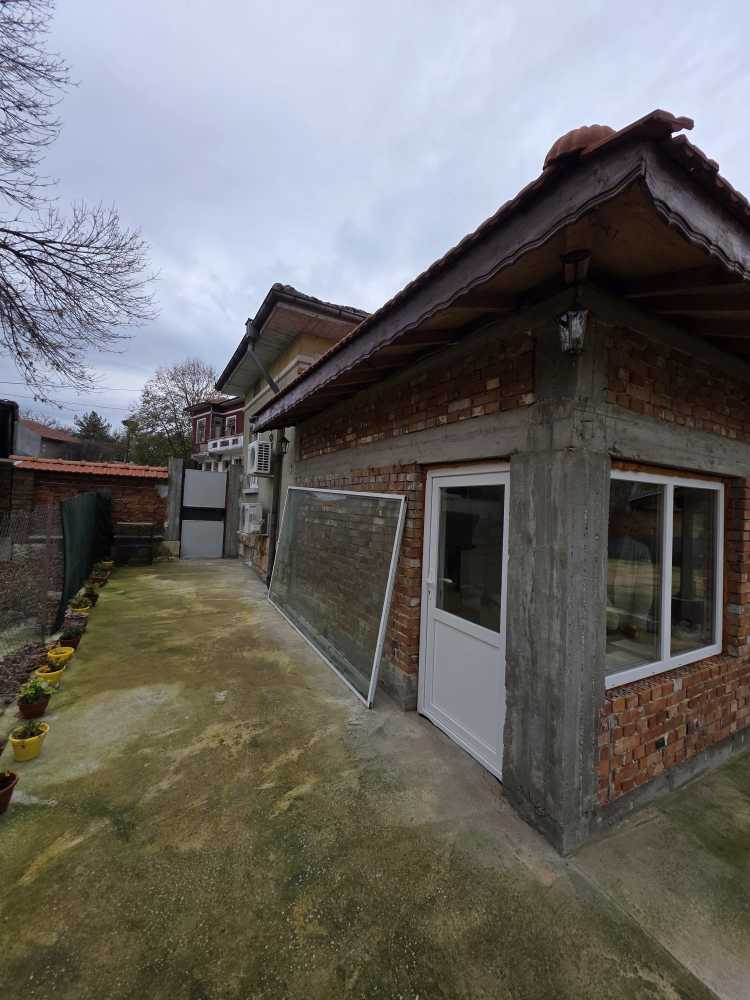 Foto 6 von 9 — Къща с парцел