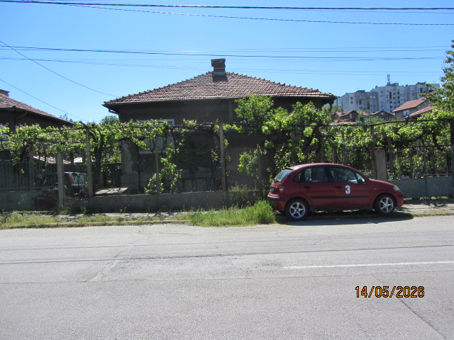 Foto 1 von 12 — Парцел с къща