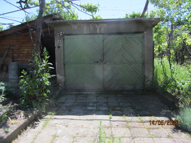 Foto 9 von 12 — Парцел с къща