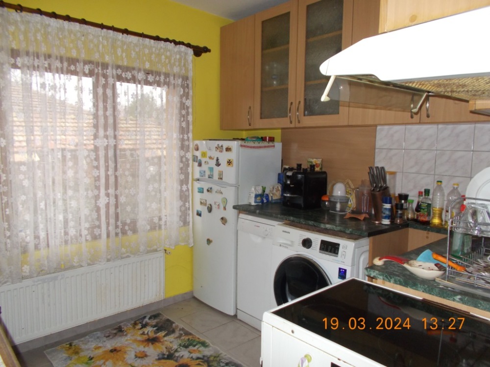 Foto 5 von 6 — Парцел с къща