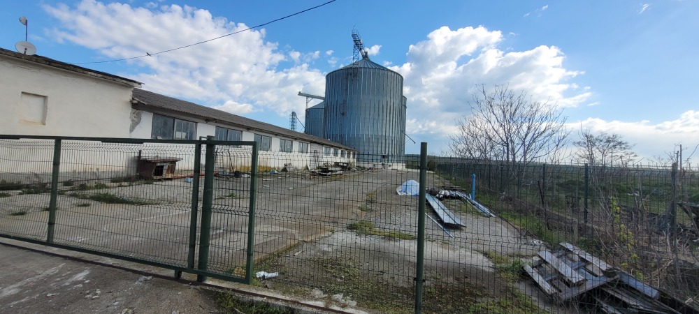 Foto 1 von 16 — Други
