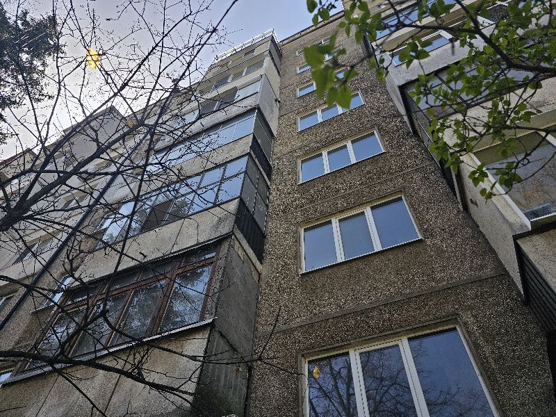 Foto 1 von 2 — Тристаен апартамент