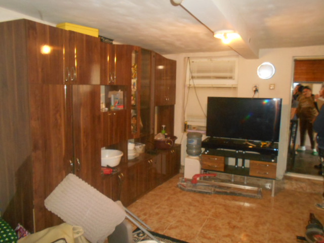 Foto 4 von 8 — Парцел с къща