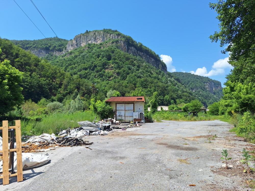 Foto 5 von 18 — Производствен имот
