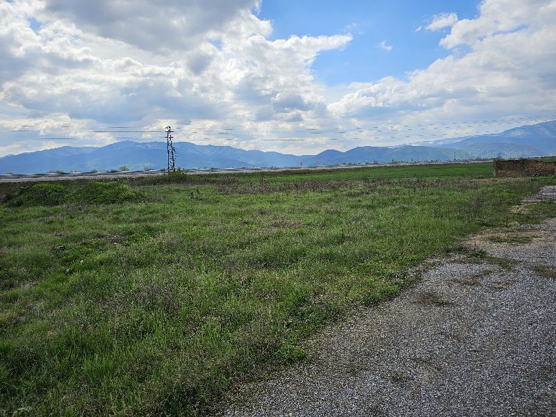 Foto 1 von 2 — Земеделски имот