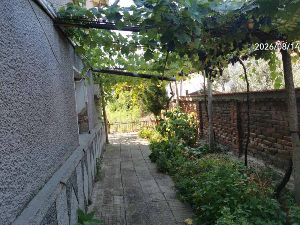 Foto 5 von 13 — Къща с парцел