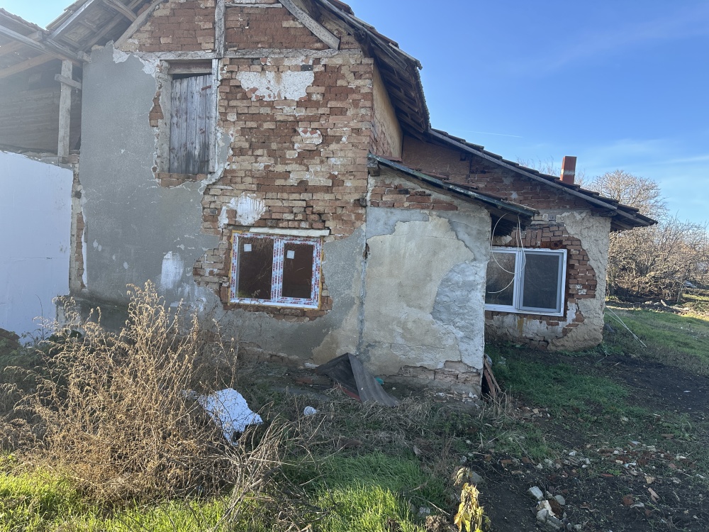 Foto 5 von 12 — Парцел с къща