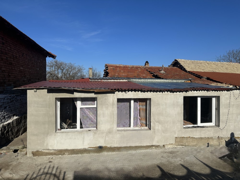 Foto 1 von 12 — Парцел с къща