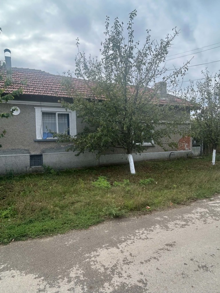 Foto 5 von 6 — Парцел с къща