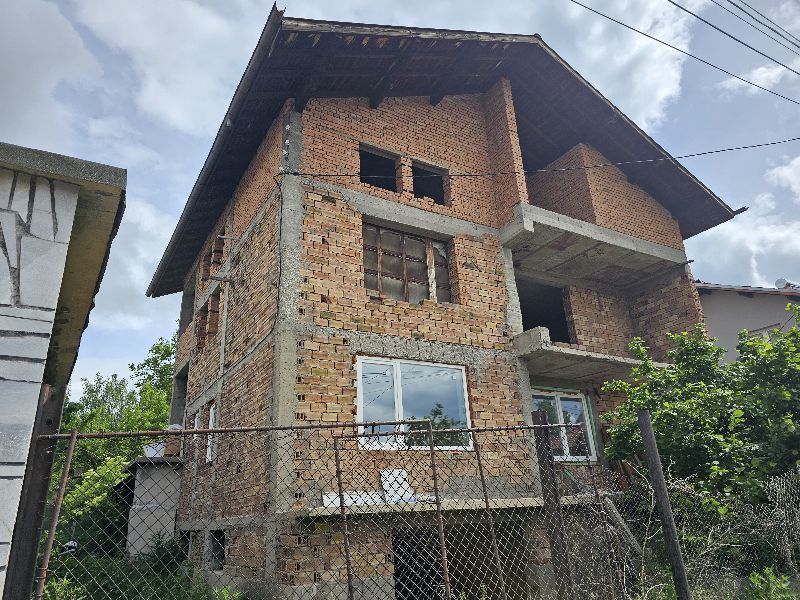 Foto 1 von 11 — Жилищна сграда