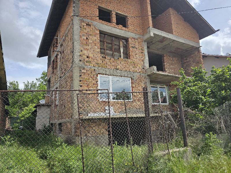 Foto 6 von 11 — Жилищна сграда