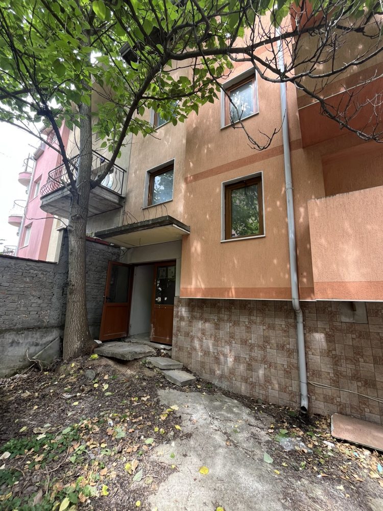 Foto 2 von 5 — Многостаен апартамент