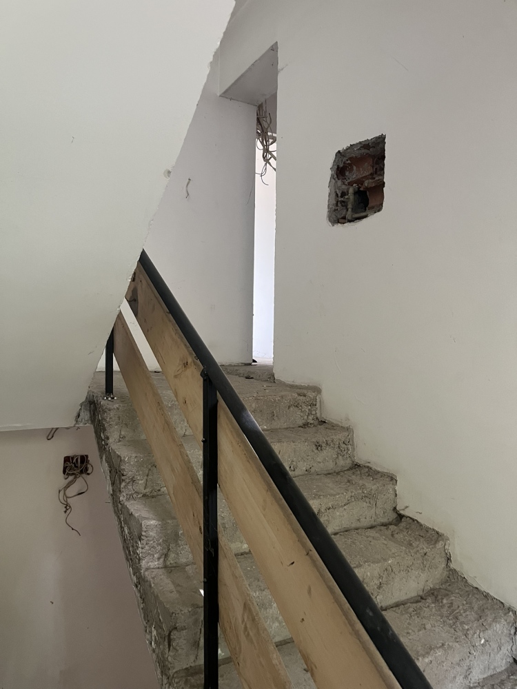 Foto 3 von 5 — Многостаен апартамент