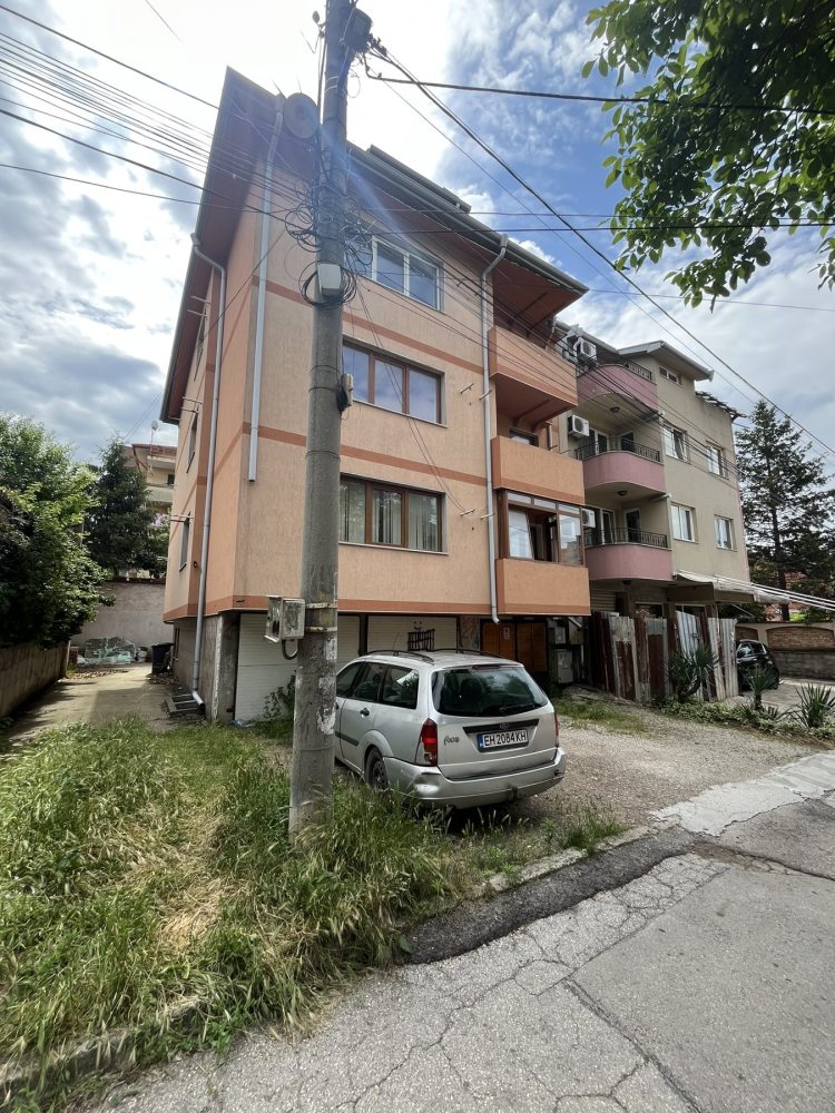 Foto 1 von 5 — Многостаен апартамент