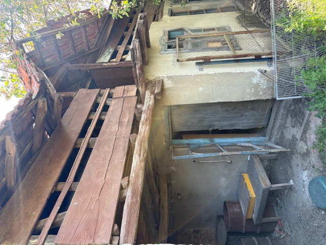 Foto 11 von 12 — Парцел с къща