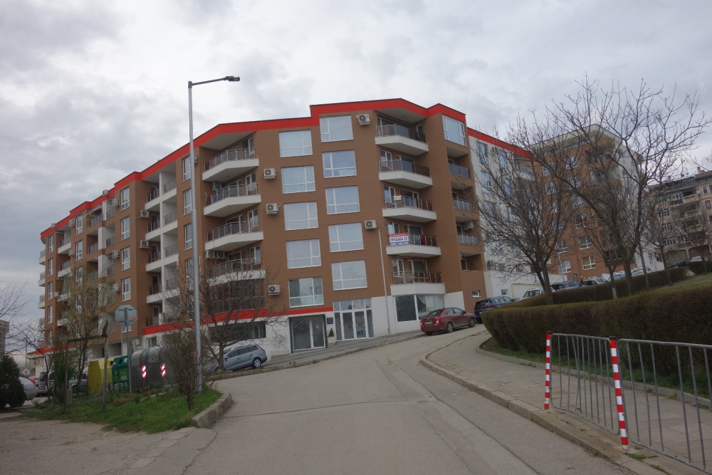 Foto 7 von 8 — Многостаен апартамент