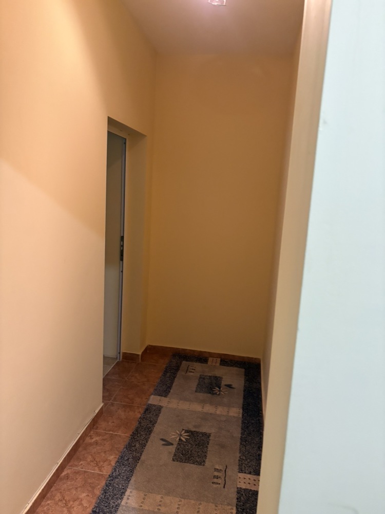 Foto 3 von 7 — Едностаен апартамент