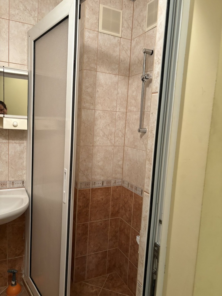 Foto 5 von 7 — Едностаен апартамент