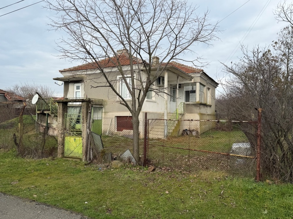 Foto 3 von 4 — Парцел с къща