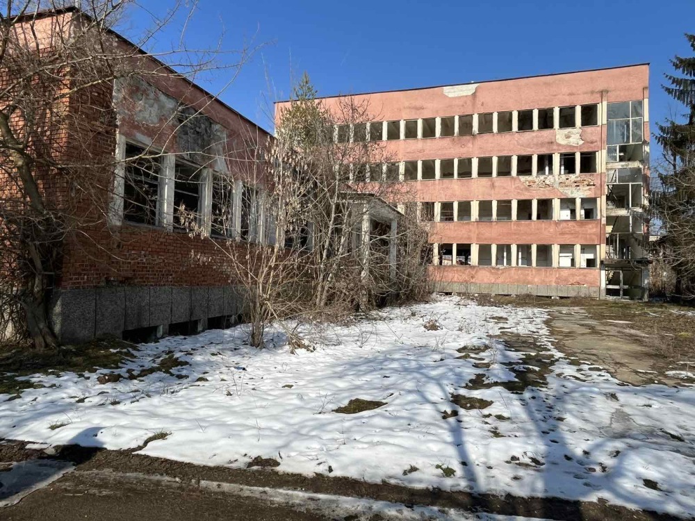 Foto 1 von 11 — Производствен имот