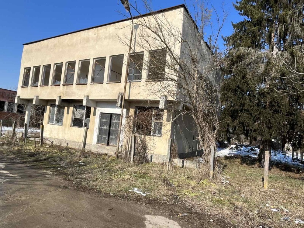 Foto 6 von 11 — Производствен имот