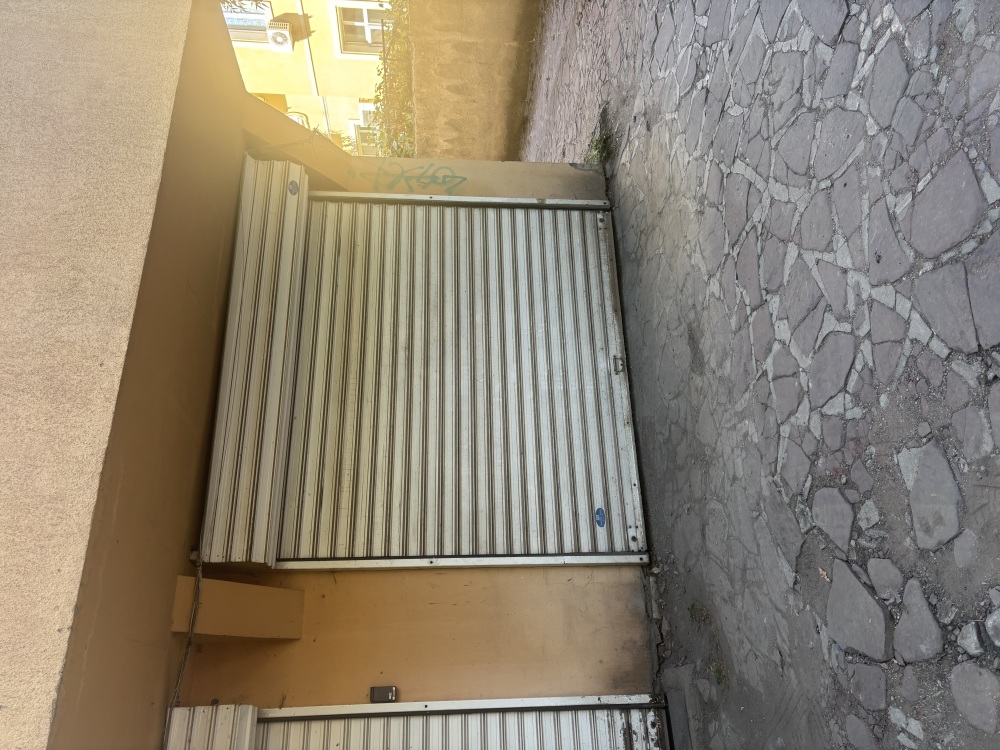 Foto 1 von 5 — Гараж