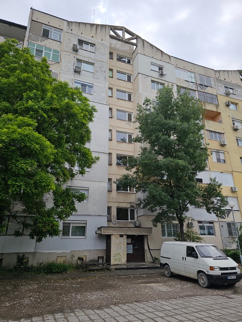 Foto 2 von 13 — Многостаен апартамент