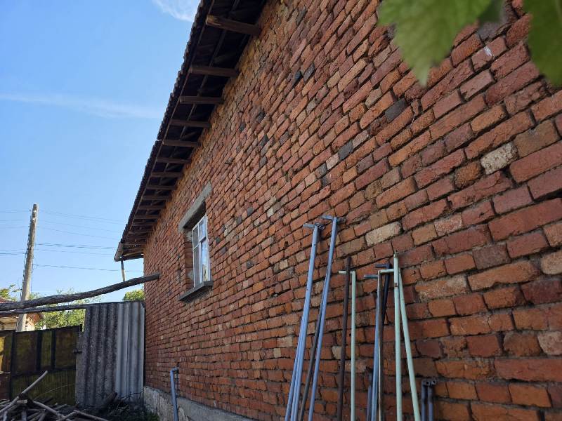 Foto 3 von 7 — Парцел с къща
