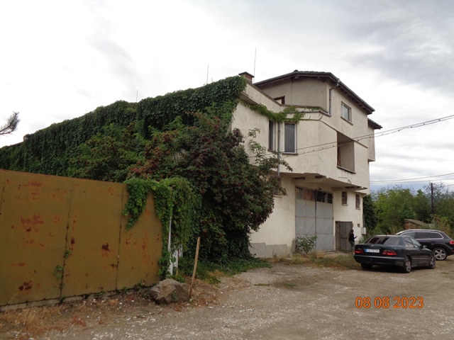 Foto 4 von 13 — Производствен имот